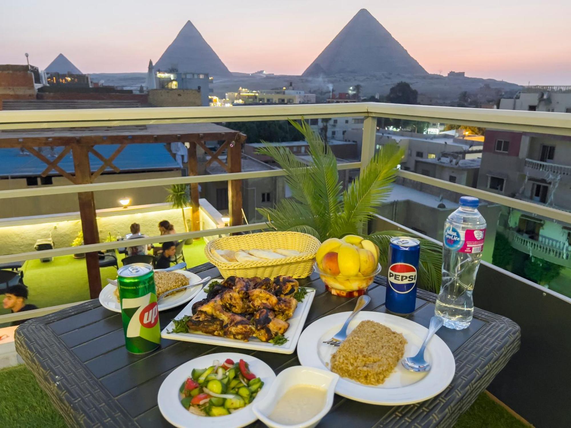 Kafret el-Gabal Pyramids Gate Hotel מראה חיצוני תמונה